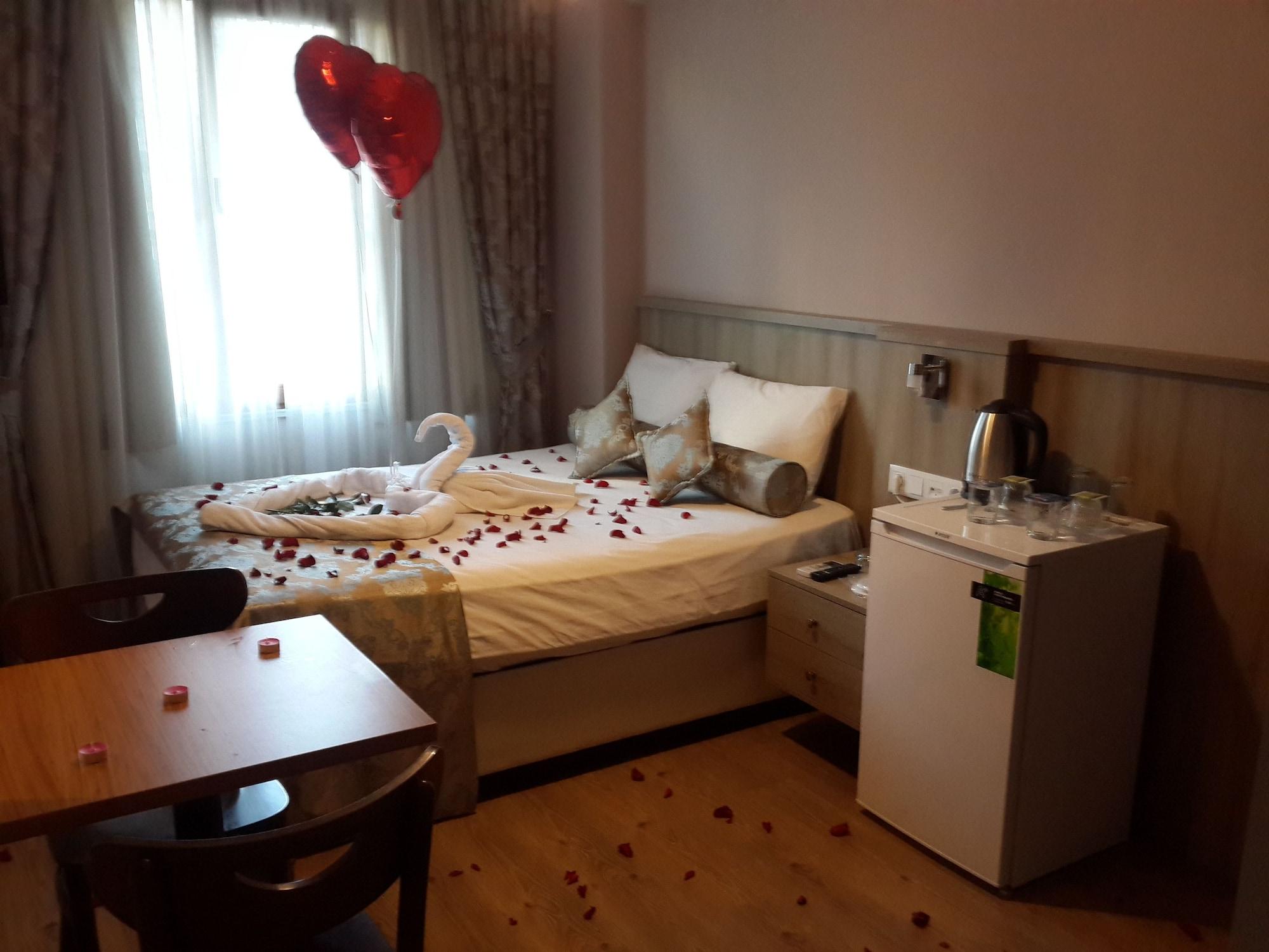 เซอร่า บูทิก โฮเต็ล Hotel อิสตันบูล ภายนอก รูปภาพ
